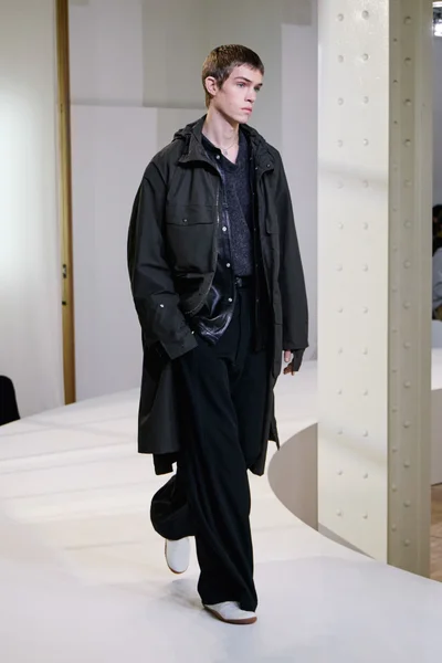 Look 30